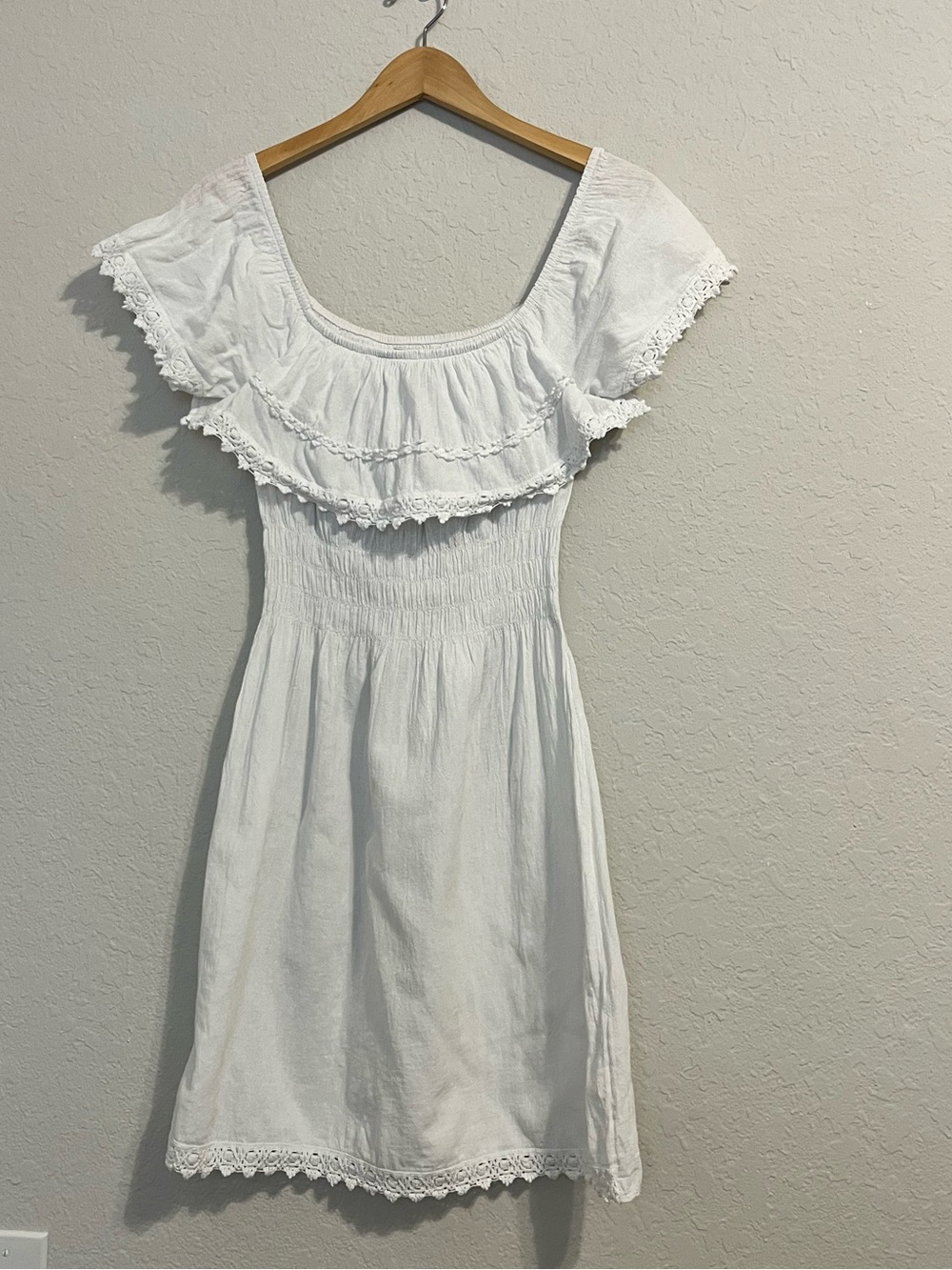 Seaspice Resort White Cotton Dress M Crochet Ruffle Capelet Smocked Boho Resort